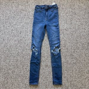 Hollister women ultra high rise Jean leggings size 25” waist 30” inseam distress